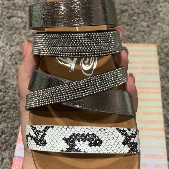 ❤️❤️❤️Super cute sandal❤️❤️❤️ - Picture 6 of 6